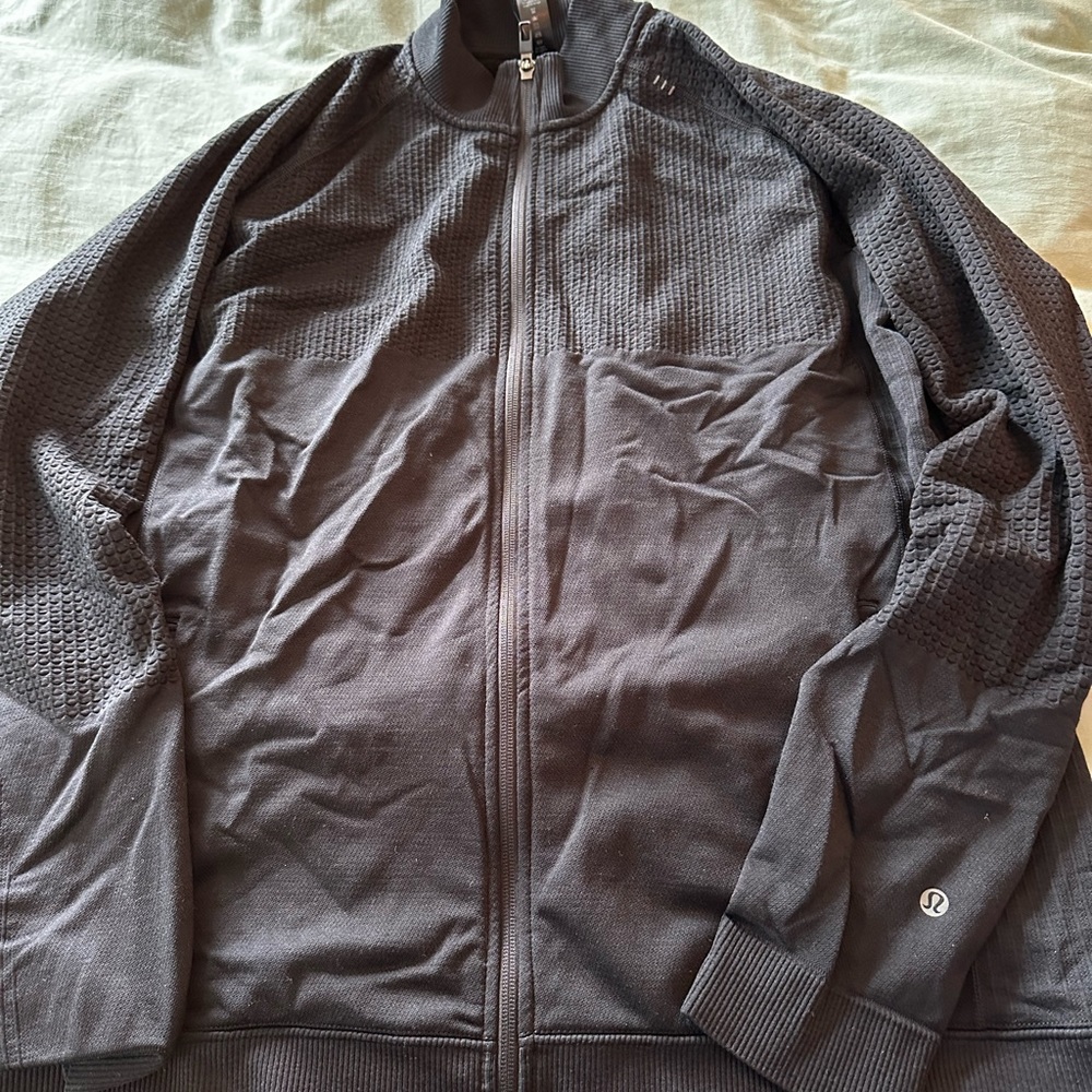 Men’s Lululemon full zip waffle knit sweater